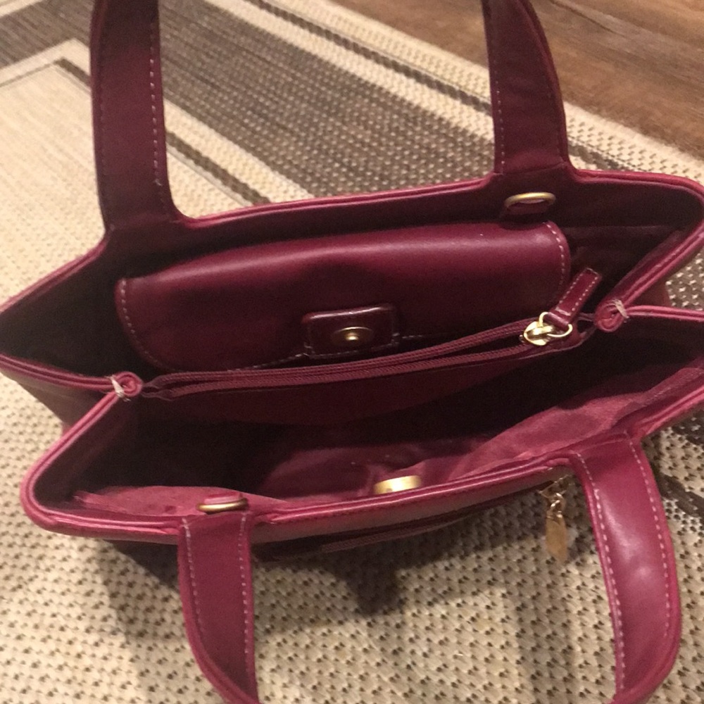 Excellent condition, includes zipped coin purse. - Picture 2 of 3